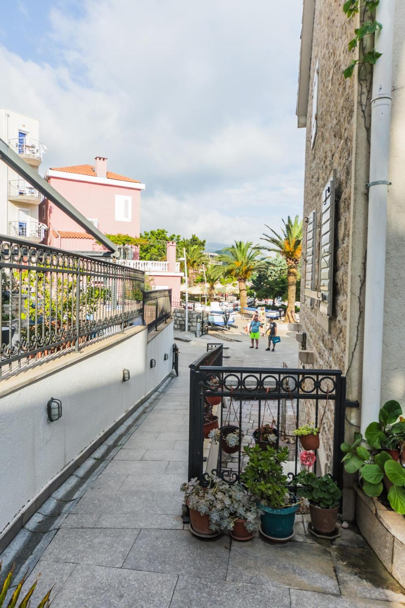 Apartments Franicevic Petrovac المظهر الخارجي الصورة