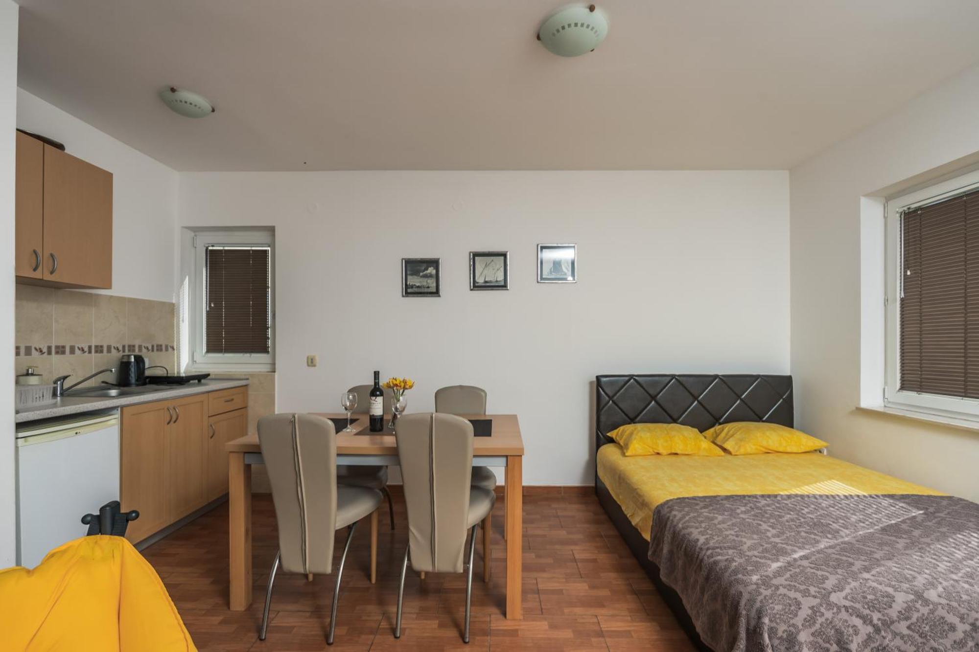 Apartments Franicevic Petrovac المظهر الخارجي الصورة