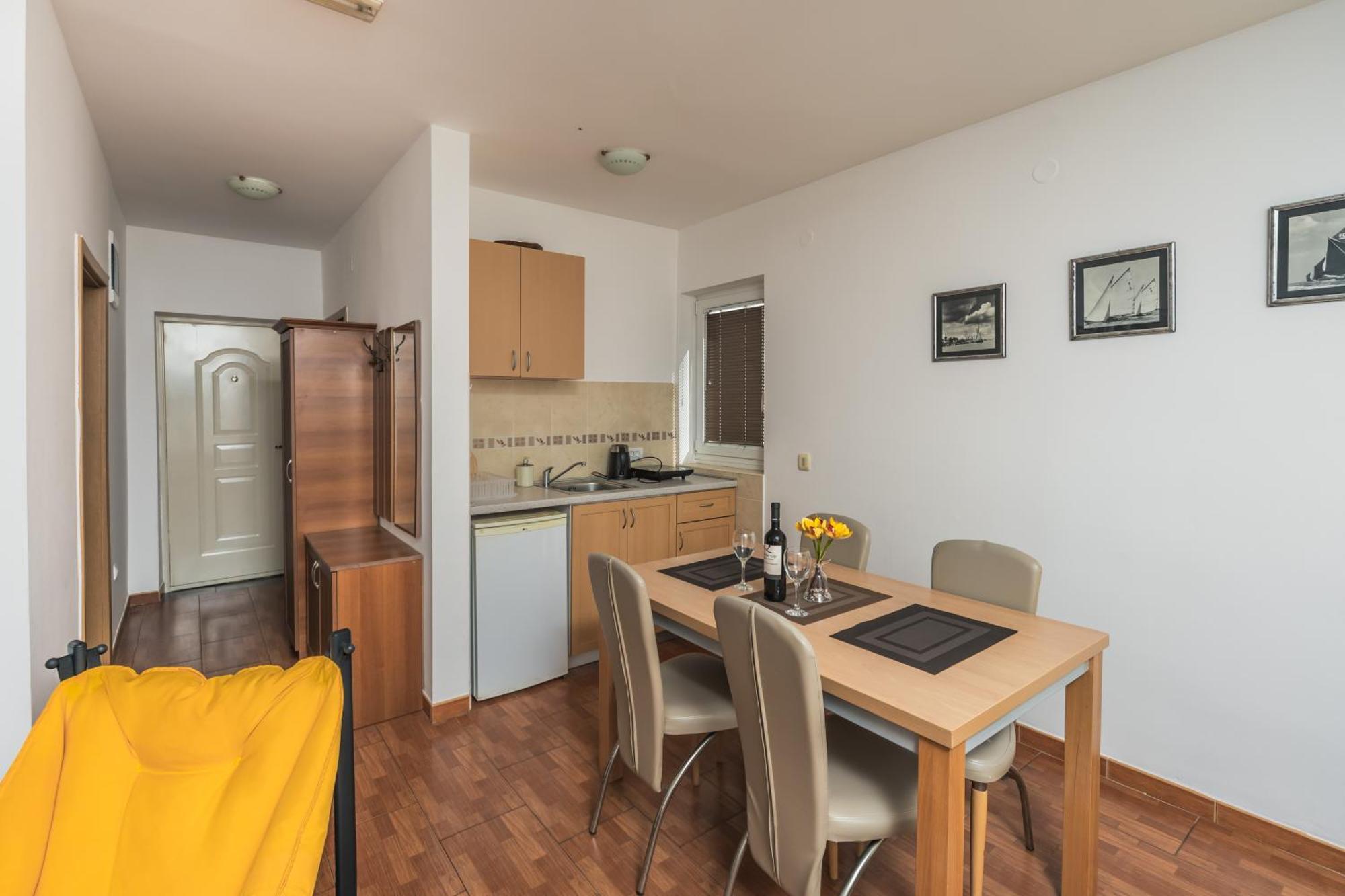 Apartments Franicevic Petrovac المظهر الخارجي الصورة